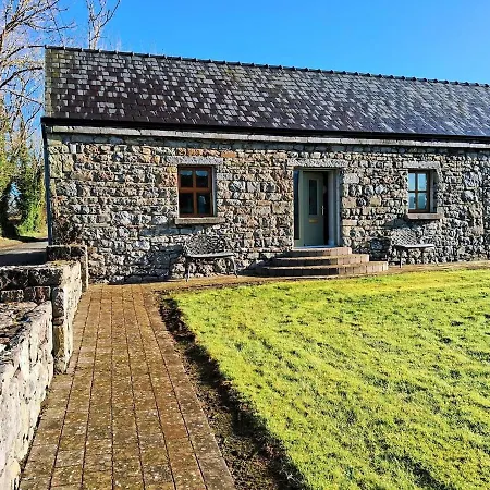Апартаменты Stone Barn In Galway Countryside Атенрай