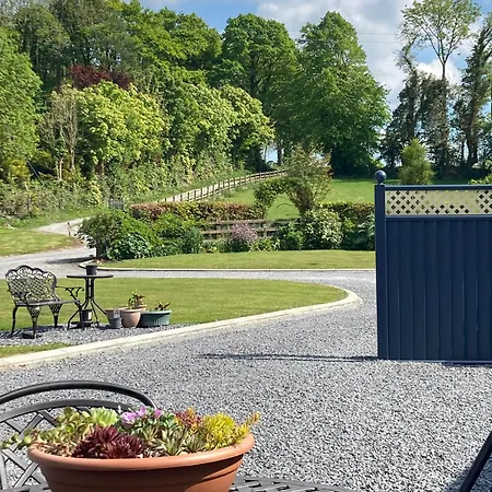 Апартаменты Stone Barn In Galway Countryside Атенрай