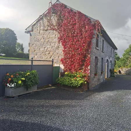 Stone Barn In Galway Countryside Апартаменты
